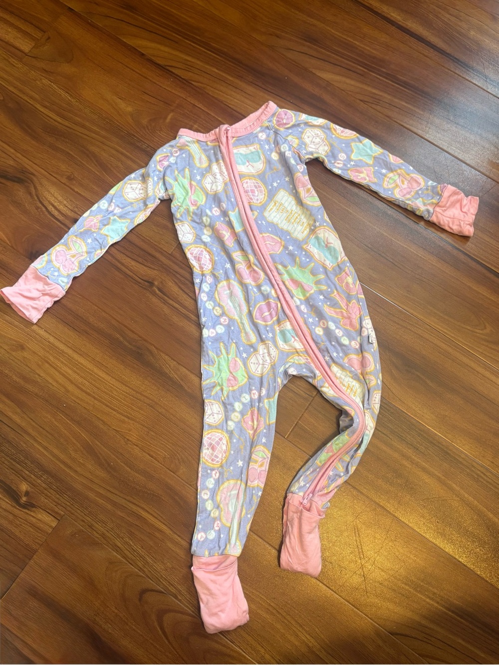 Kiki and Lulu bamboo baby pajamas 
Size 12-18 months